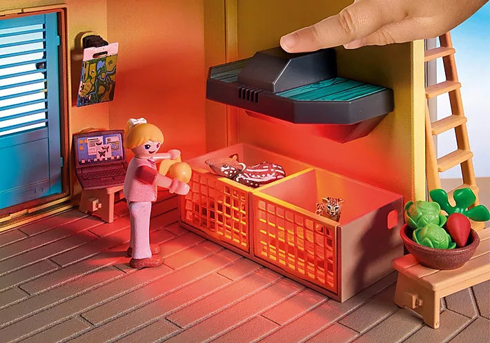 Playmobil Wiltopia Animal Care Station Modern Natural Baby