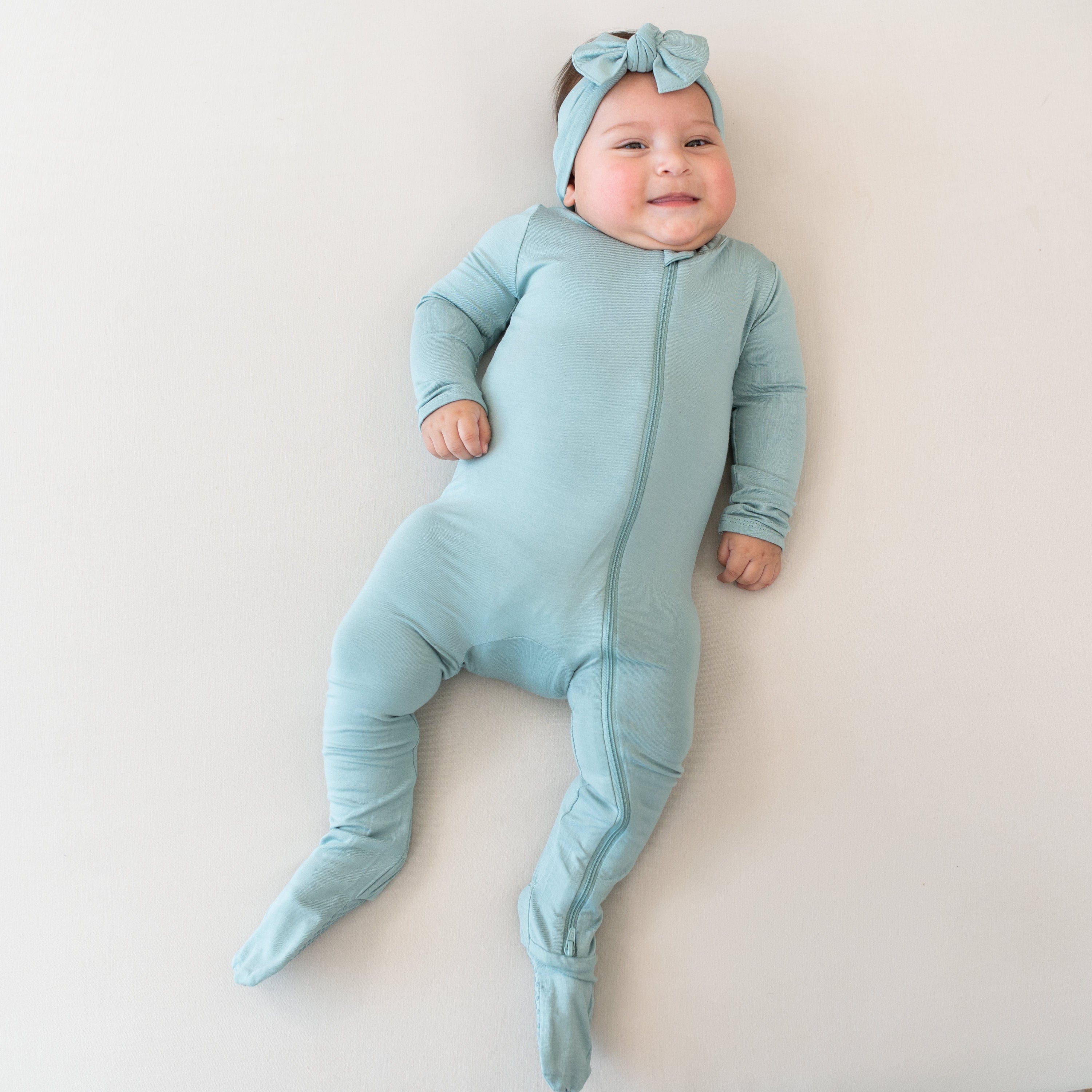 Kyte Baby Zippered Footie  Glacier – Modern Natural Baby